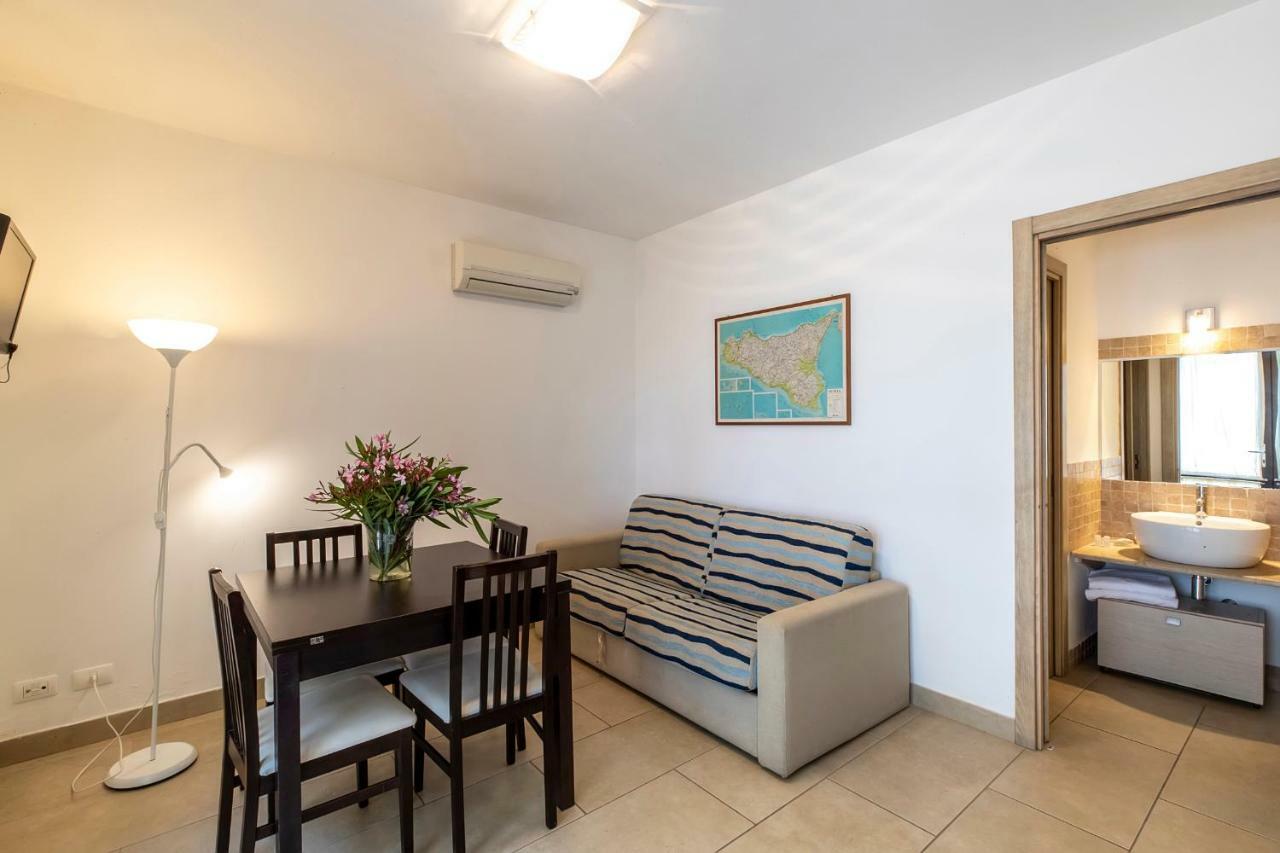 Il Borgo Del Principino Aparthotel ฟาวีญานา ภายนอก รูปภาพ